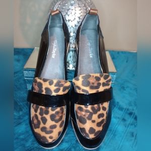Women's animal print flats